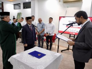 Mualem Lantik Taufik sebagai Penjabat Sekda Aceh di Medan